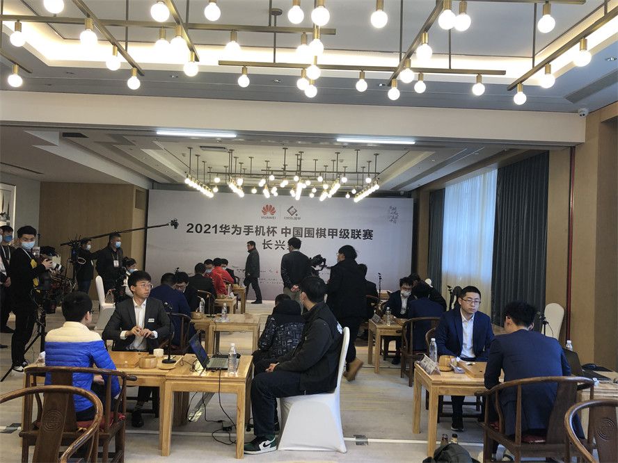 报道称，泽林斯基注定将离开那不勒斯，并自由转会加盟国际米兰。